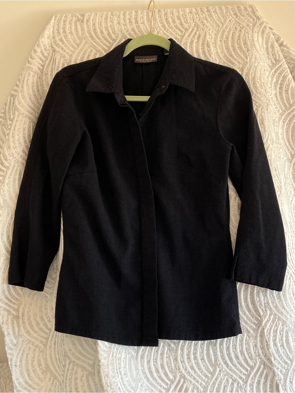 Banana Republic Black Women's Button Down Classic Collared Style Blouse